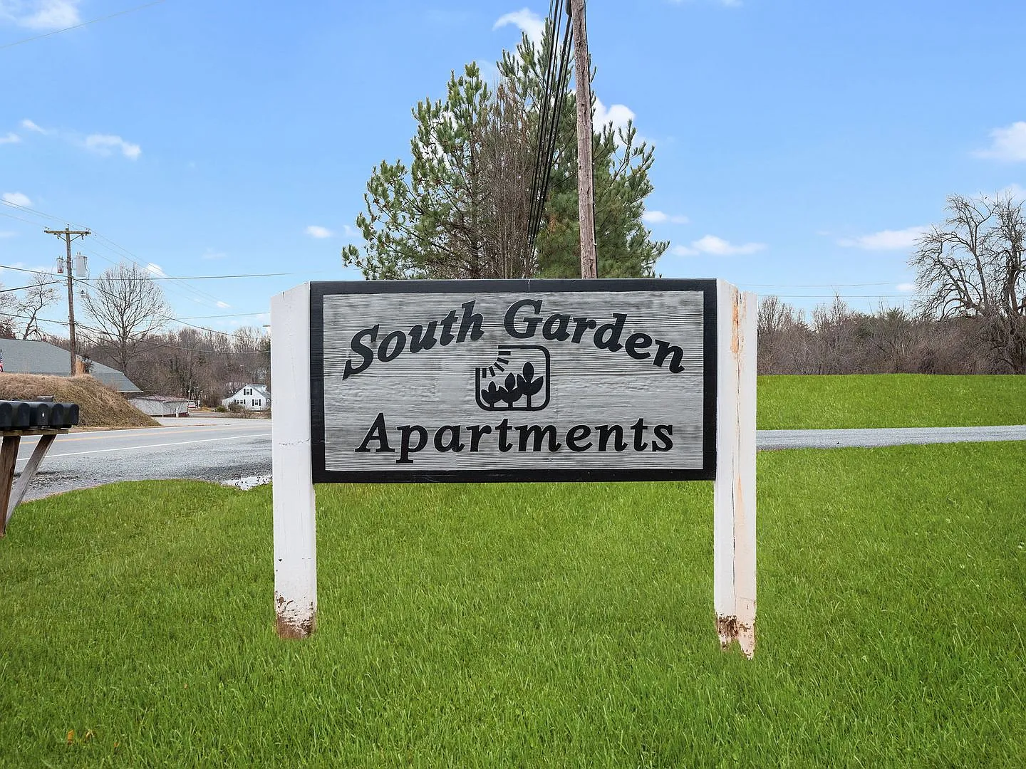 South Garden Apartments — Photo 2