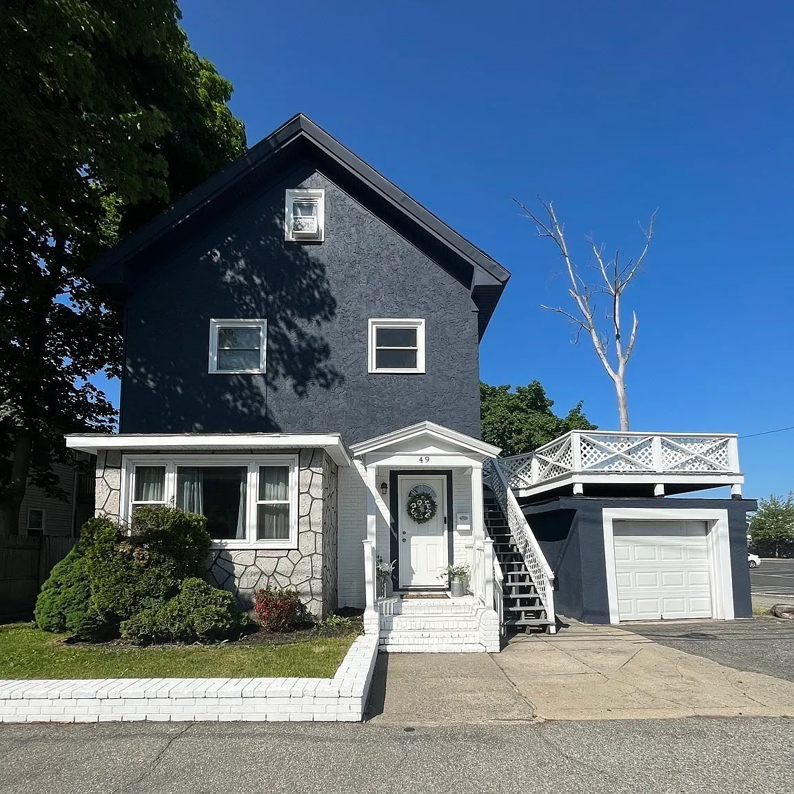 3 bed, 2.0 bath, 1179 sqft, $3,200 — Photo 3