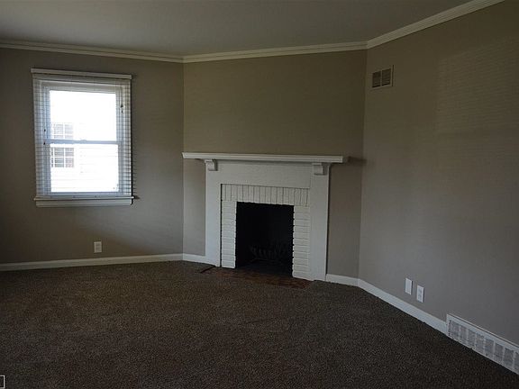 5th image of 20515 California St