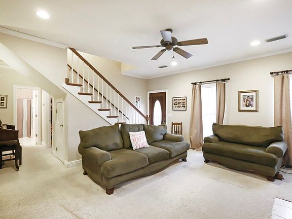 2nd image of 467 Fairfield Dr
