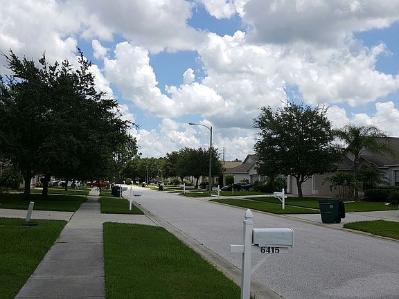Exterior Neighborhood (street photo)