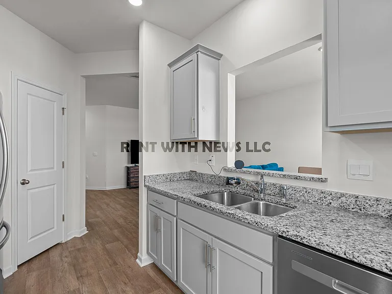 111 Starlight St — Photo 30