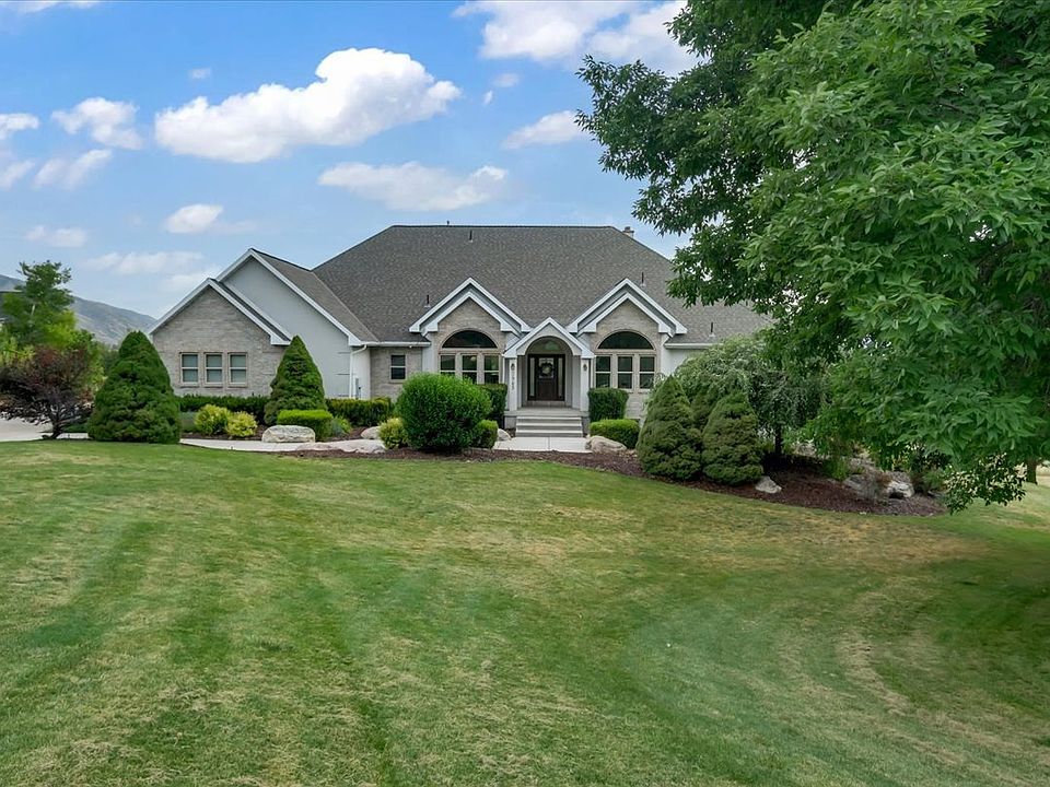 1st image of 2945 N Canyon Ridge Dr