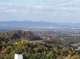 4947 Hunting Hills Ct, Roanoke, VA 24018