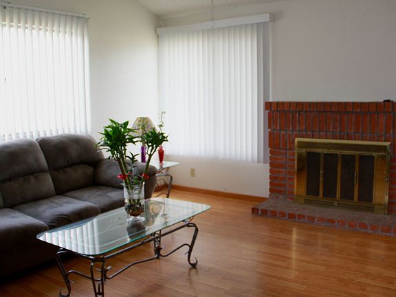 2nd image of 447 Clogston Ct