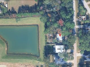 10323 Fairview Dr, Conroe, TX 77385