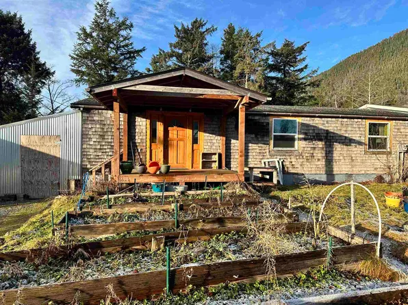 207 Brady St, Sitka, AK 99835