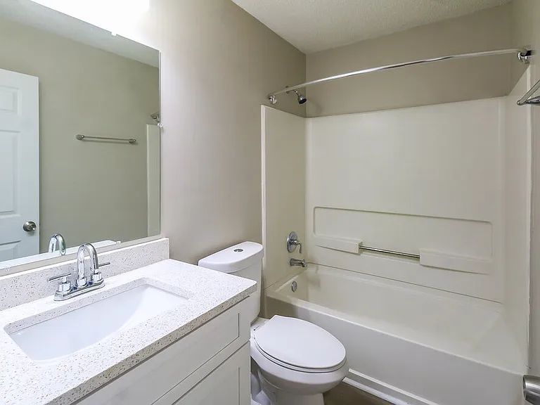 1299 N Hampton Dr — Photo 15
