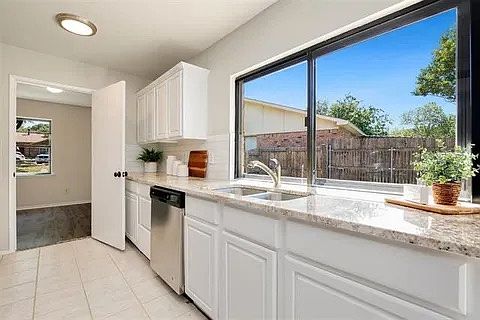 3rd image of 3309 Excalibur Cir