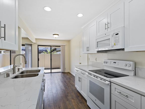 2nd image of 1219 Landsburn Cir