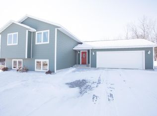 1881 Lake Park Pl, Alexandria, MN 56308