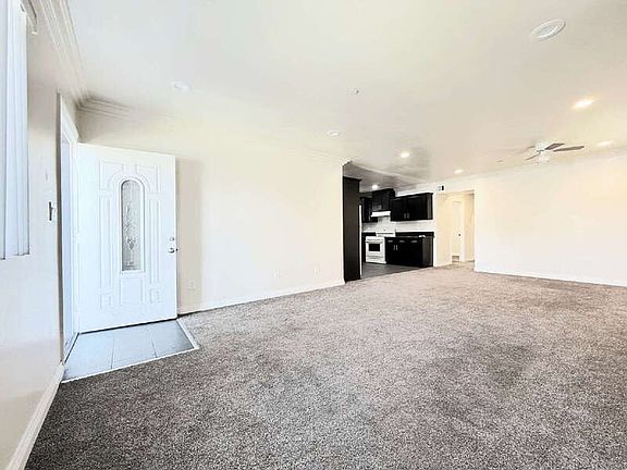4th image of 114 W 50th St