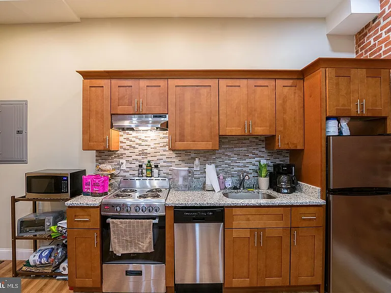 1122 E Passyunk Ave #1 — Photo 6