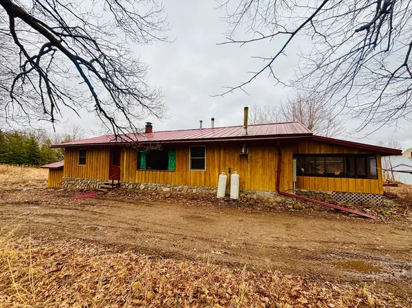 1164 Harbor St, Ogilvie, MN 56358