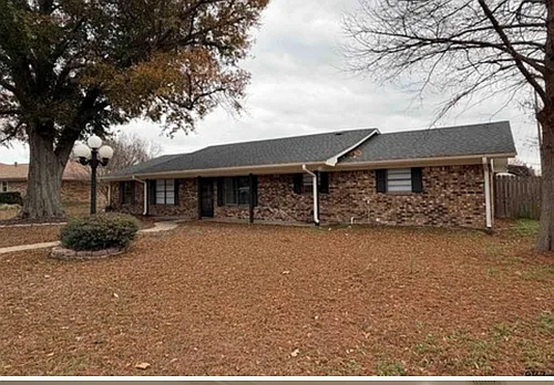 404 Brookwood Dr Photo 1