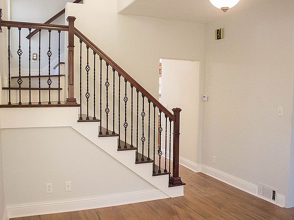Dining room/stairs
