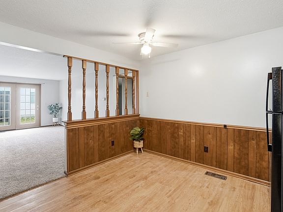 2nd image of 9412 Vista Park Dr