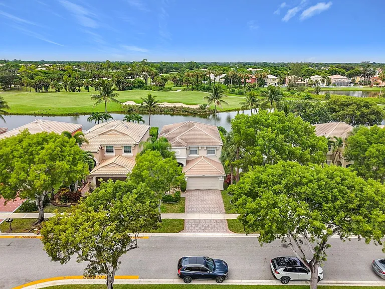 1154 Oakwater Dr — Photo 15