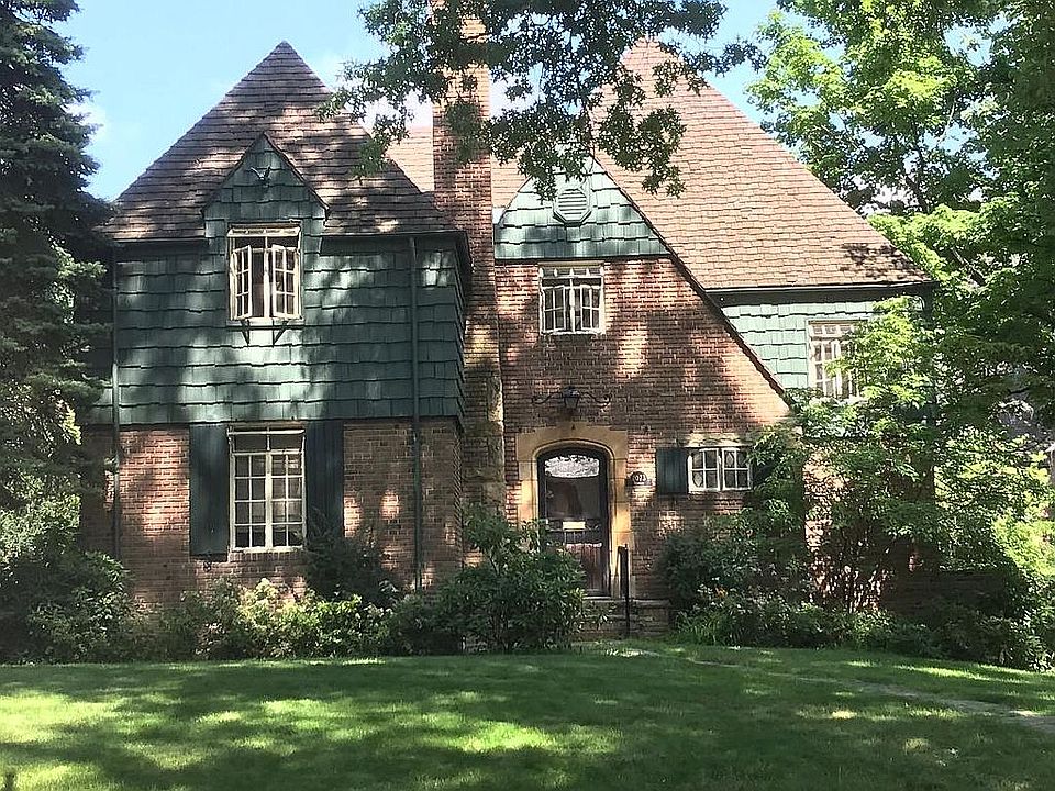 1st image of 2073 Newbury Dr