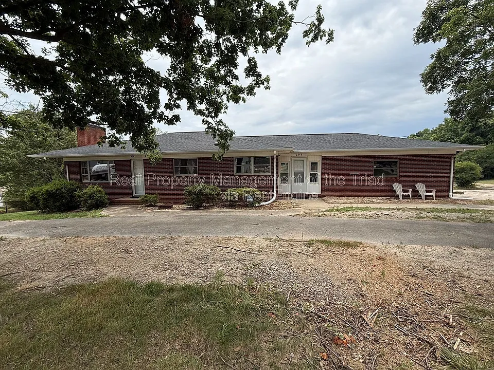 2345 Griffith Rd