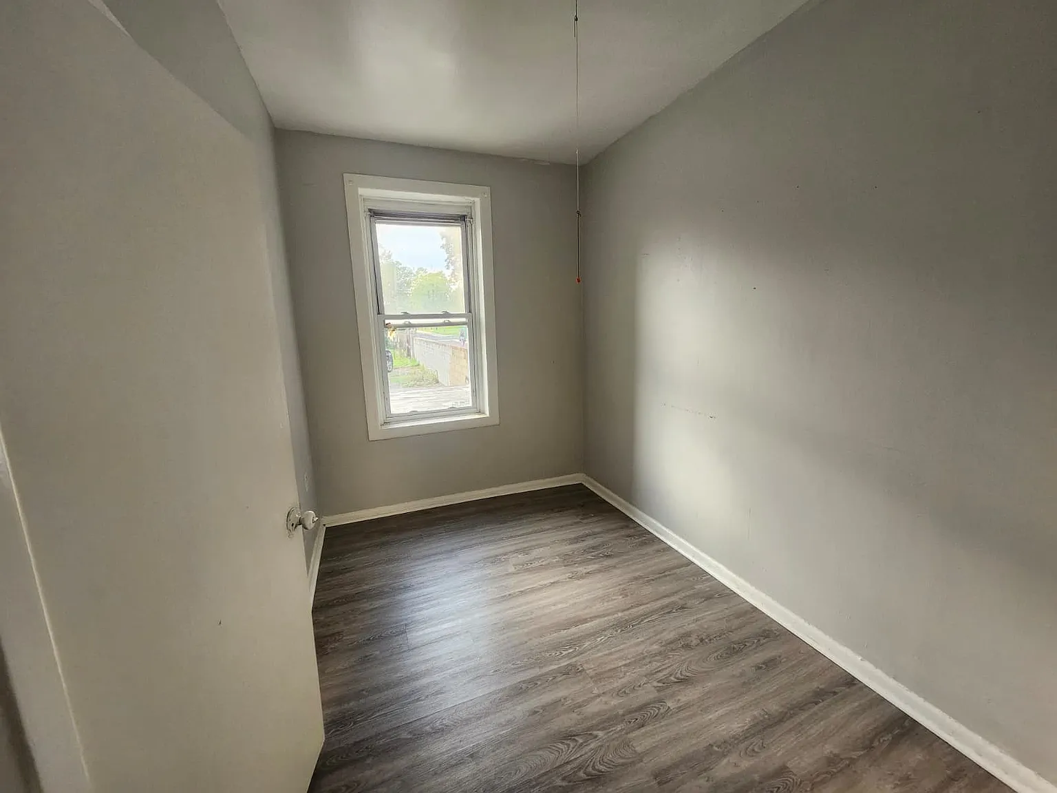 319 Herbert St — Photo 4