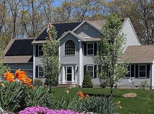 137 Lawrence Corner Rd, Pelham, NH 03076