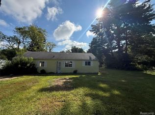 1139 Baldwin Rd, Lapeer, MI 48446