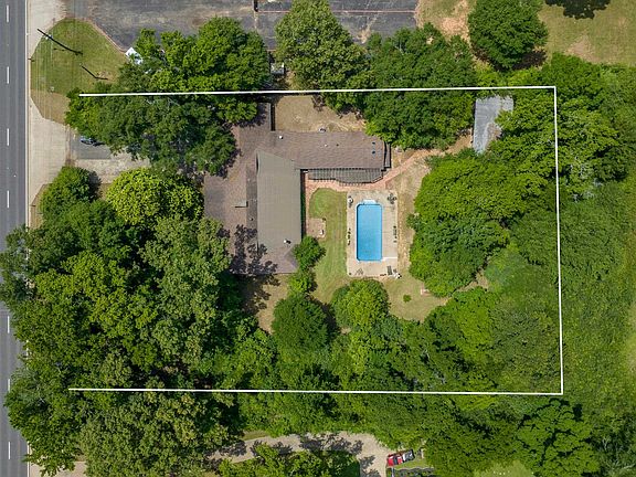 3rd image of 5803 W Marshall Ave