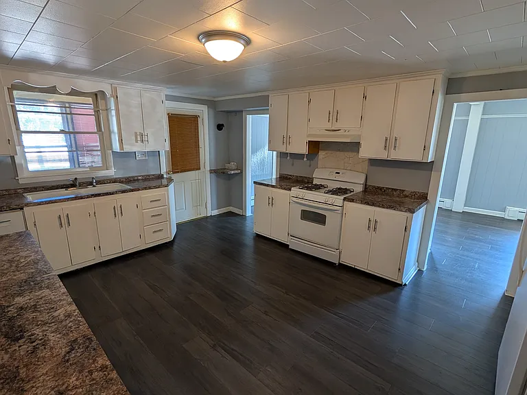 36 Edward St #1 — Photo 3