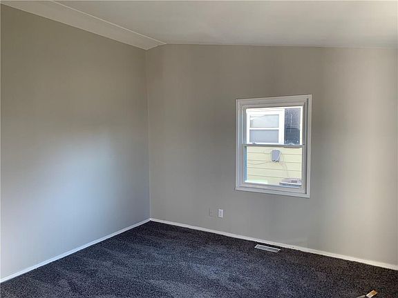 3rd image of 4958 Elaine St