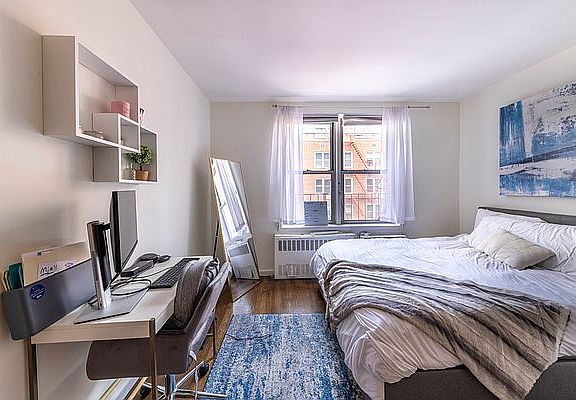 3rd image of 25 W 13th St APT 5KS