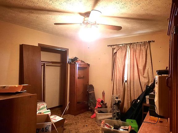 5th image of 120 Hillcrest Dr