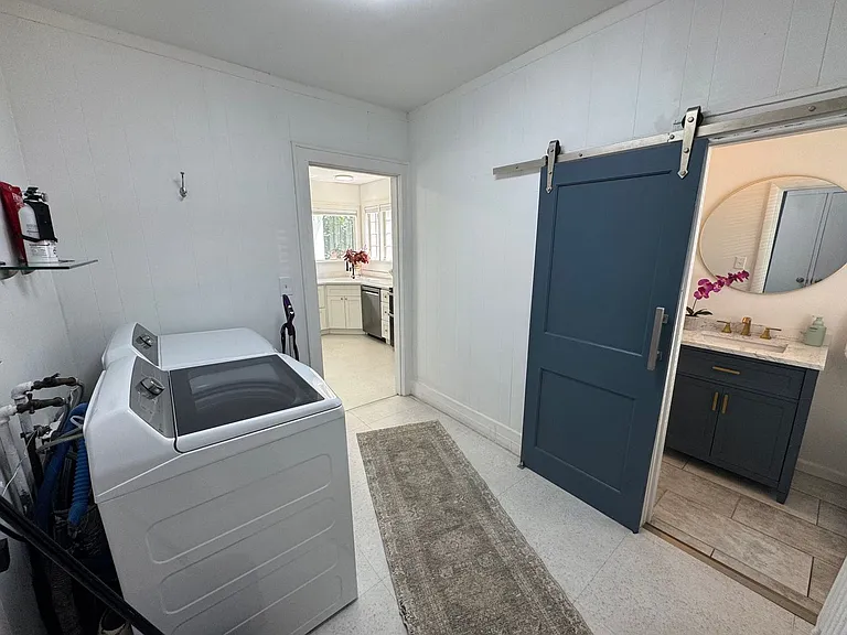 105 W Houghton Ave — Photo 12