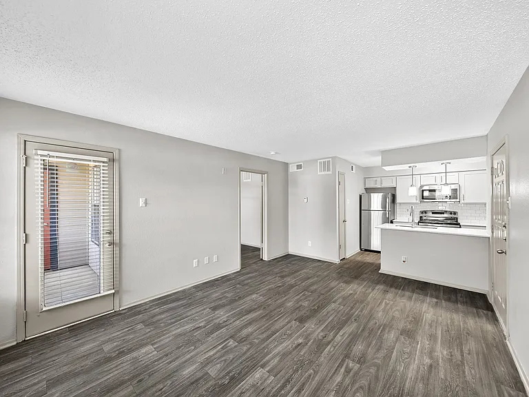 Trinity Apartments — Photo 32