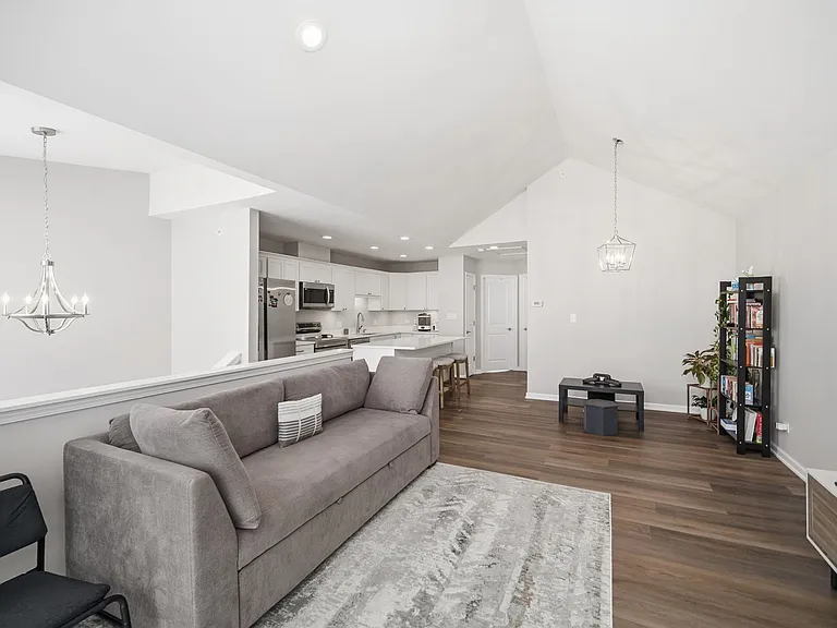 7214 Farmstead Ln — Photo 8