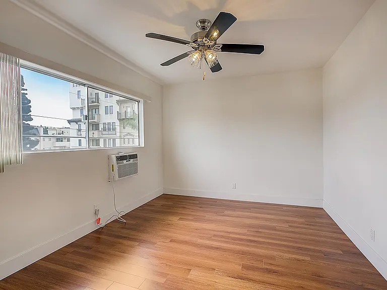 1800 Prosser Ave #10 — Photo 12