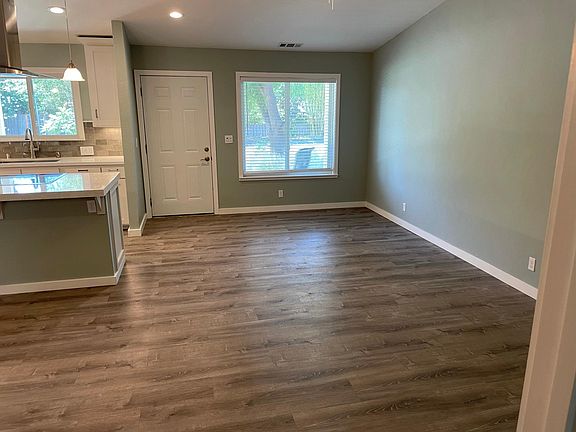 2nd image of 2611 Loyola Dr