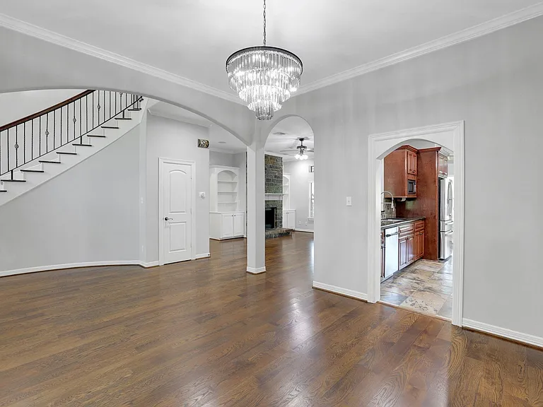 270 Lake Grove Dr — Photo 16