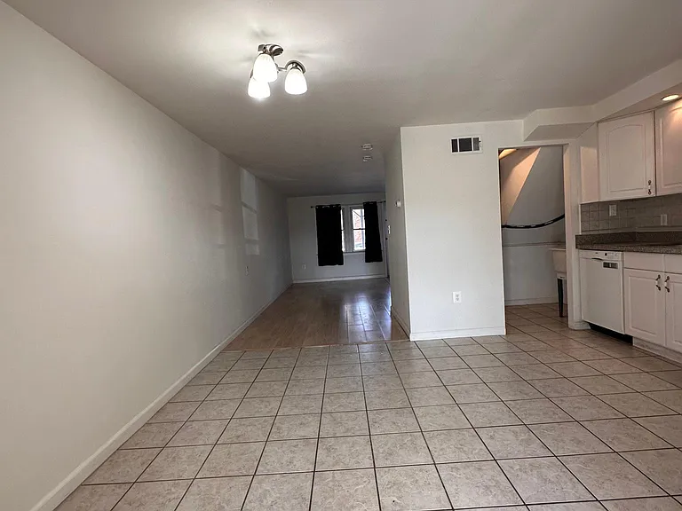 2130 Jasmine Rd — Photo 4