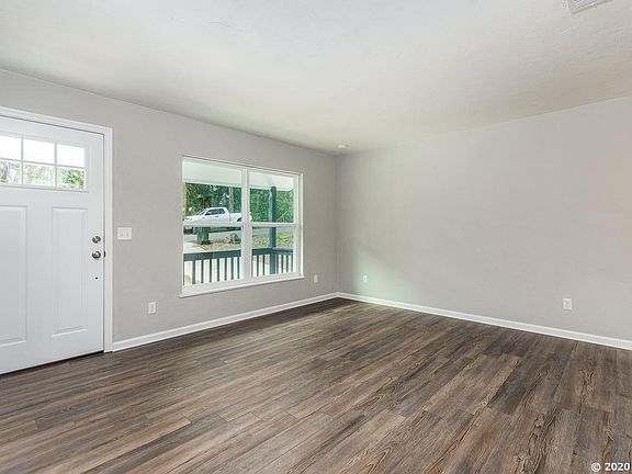 4th image of 3150 SE 18th Ave
