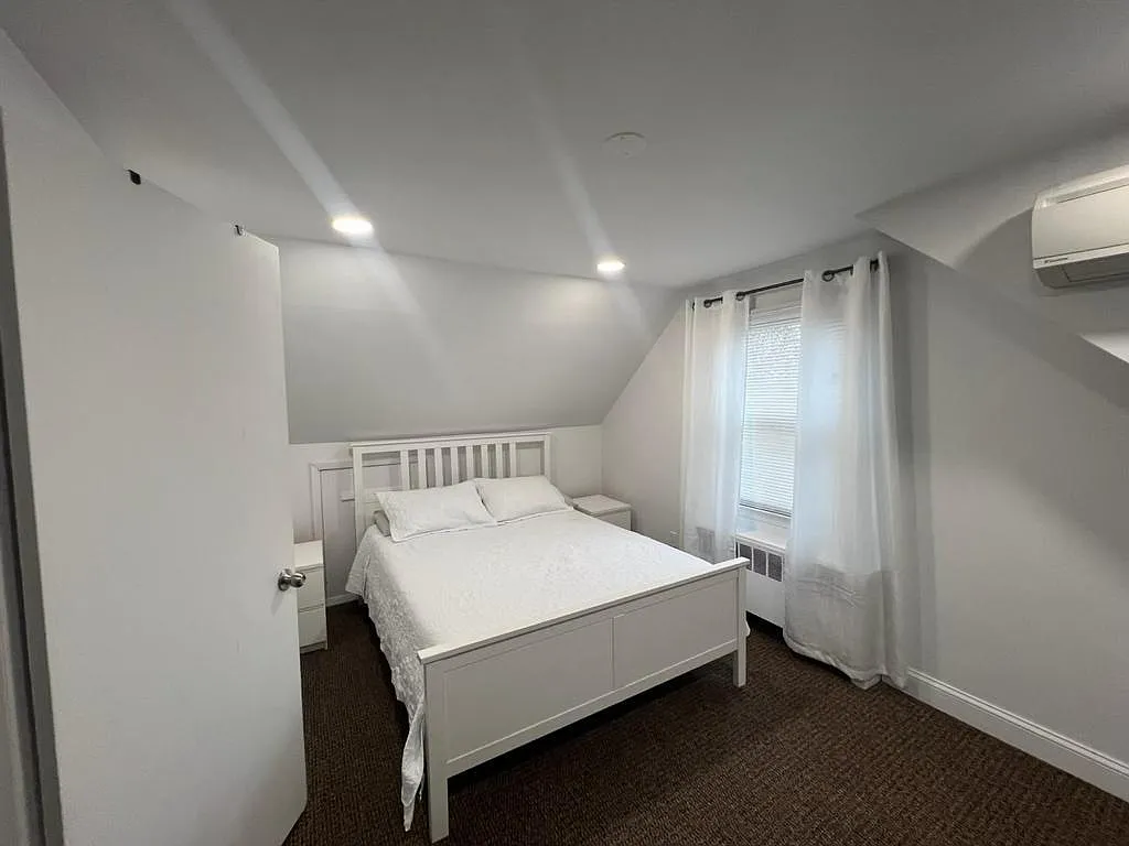 1136 Rottkamp St — Photo 3