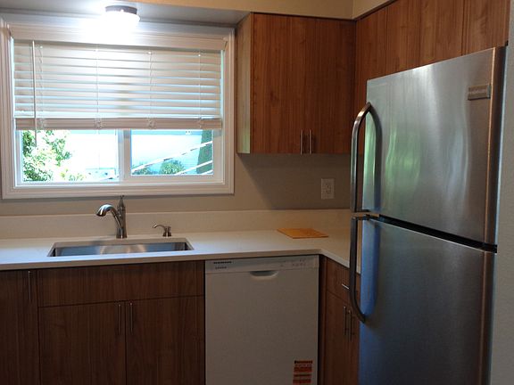 5th image of 6321 Broadway Ave