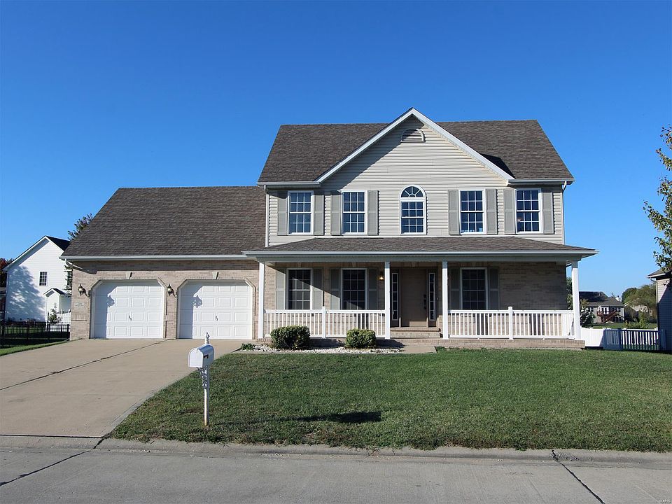 1st image of 220 Emerald Way W