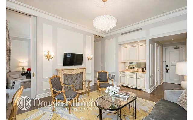 Sold by Douglas Elliman | media 22
