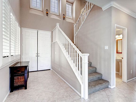4th image of 1053 Tesoro Ave