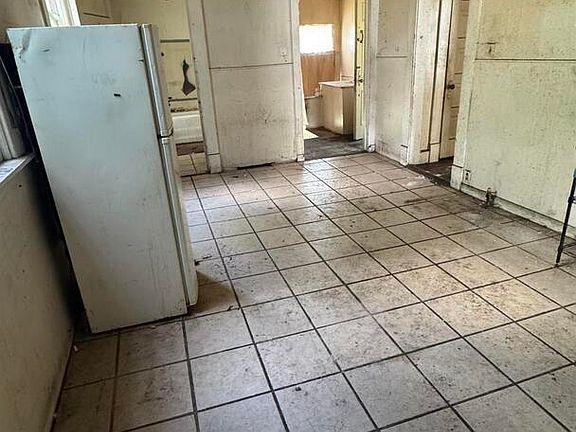 4th image of 1815 W 3rd St