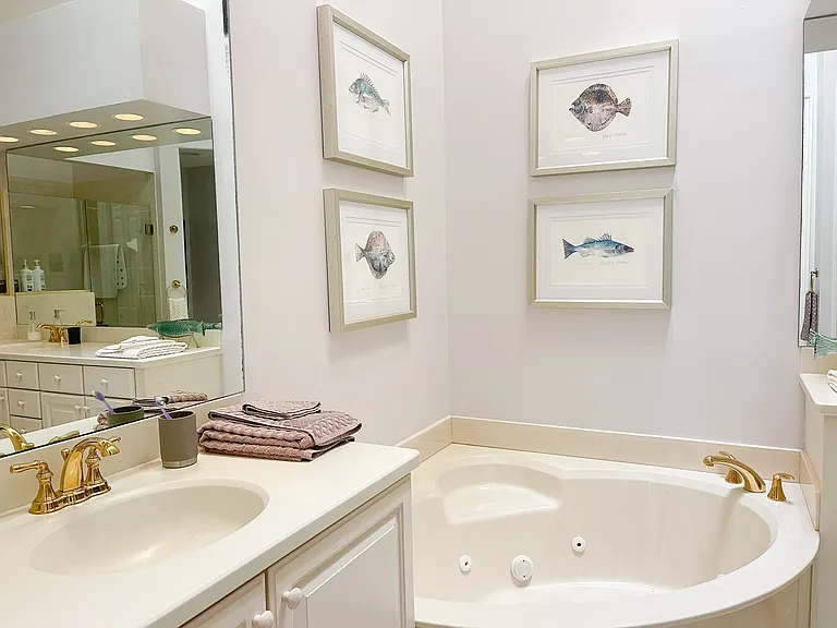 Primary En Suite Bathroom