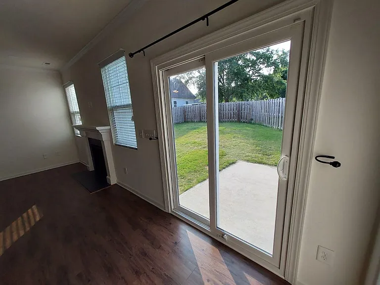608 Stapleford Ln — Photo 11