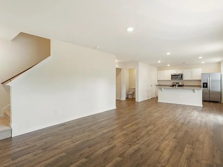 293 Quarter St — Photo 2