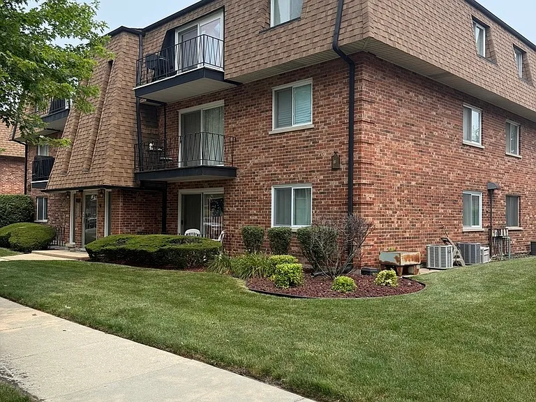 10707 S Keating Ave #3A — Photo 1